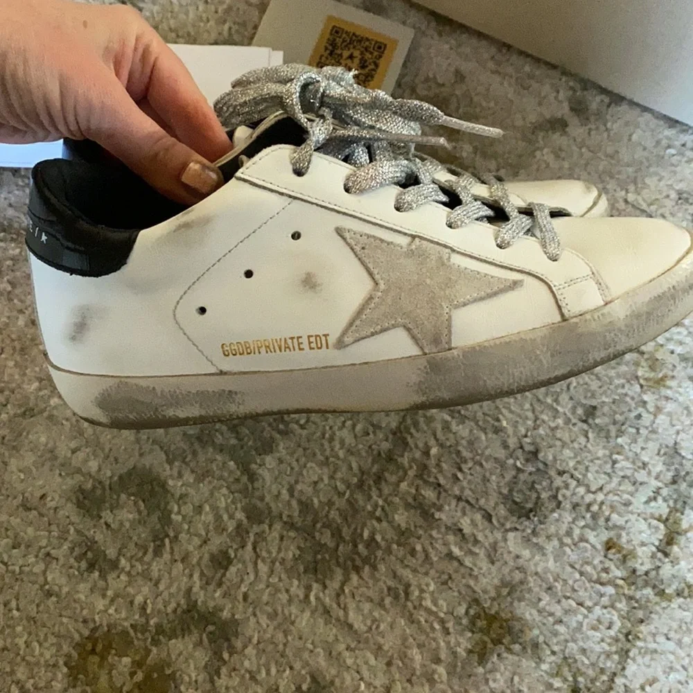 Authentic White Golden Goose tennis shoe - Picture 4 of 12